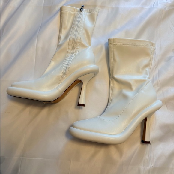 Azalea Wang White Platform Ankle Boots (Size 8) 🤍 - Picture 3 of 9